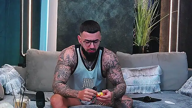 masterkingofmusclee online show from 3, 3, 2025