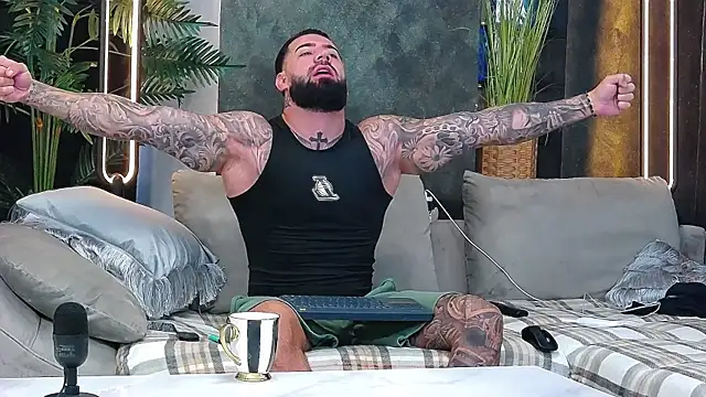 masterkingofmusclee online show from 4, 11, 2025