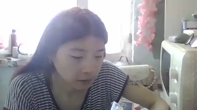 CarlyJoy online show from 24, 6, 2026
