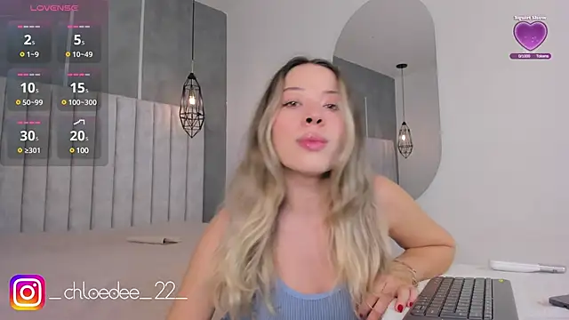 Snapshot of chloe_d chatting on 21, 1, 2025 chloe d online show from 21, 1, 2025