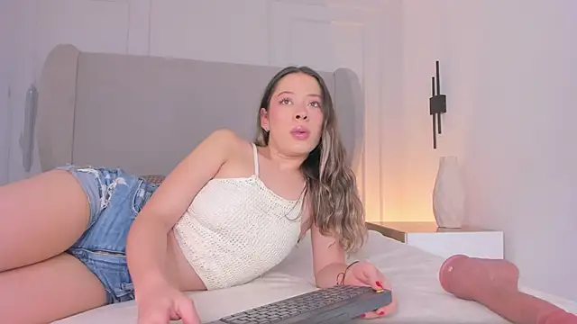 Snapshot of chloe_d chatting on 3, 11, 2025 chloe d online show from 3, 11, 2025