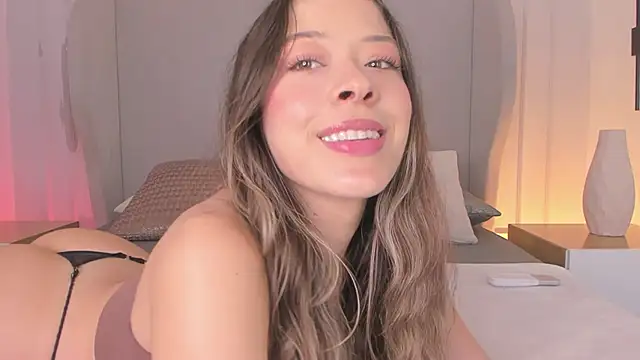 Snapshot of chloe_d chatting on 23, 11, 2025 chloe d online show from 23, 11, 2025