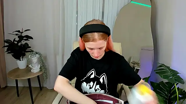 Mira  Blush online show from 26, 1, 2025