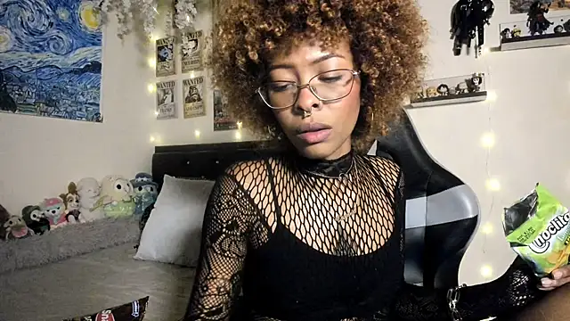 Cristal Jonasxh online show from 13, 10, 2025