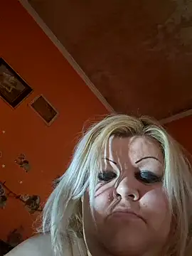 Snapshot of ducicsajsziii chatting on 12, 11, 2025 ducicsajsziii online show from 12, 11, 2025