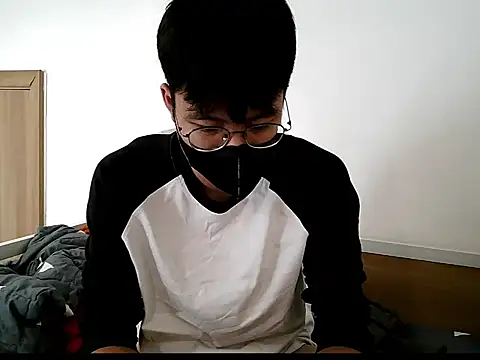 Snapshot of Gwencloudy chatting on 18, 10, 2025 Gwencloudy online show from 18, 10, 2025