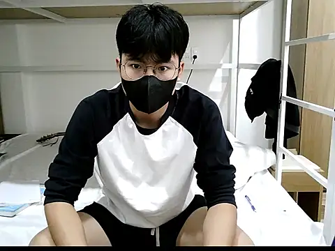 Snapshot of Gwencloudy chatting on 26, 10, 2025 Gwencloudy online show from 26, 10, 2025