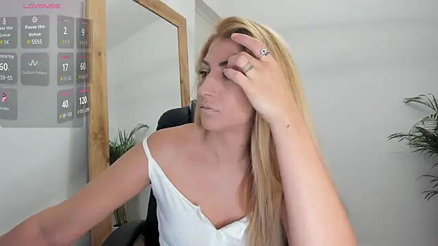 Snapshot of sofiah_ chatting on 21, 3, 2025 sofiah online show from 21, 3, 2025