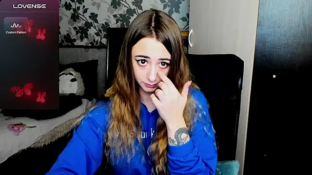 Snapshot of weakness4u chatting on 21, 10, 2025 weakness4u online show from 21, 10, 2025