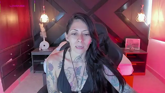 Snapshot of dark_gotica chatting on 25, 9, 2025 dark gotica online show from 25, 9, 2025