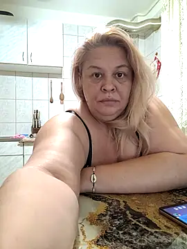 Snapshot of AriannaMilf chatting on 9, 7, 2026 AriannaMilf online show from 9, 7, 2026
