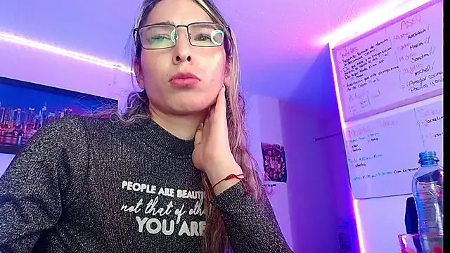 Snapshot of Niky_777 chatting on 19, 9, 2025 Niky 777 online show from 19, 9, 2025