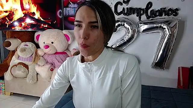 Snapshot of Niky_777 chatting on 21, 11, 2025 Niky 777 online show from 21, 11, 2025