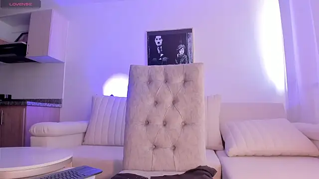 HannahDavis  online show from 15, 1, 2025