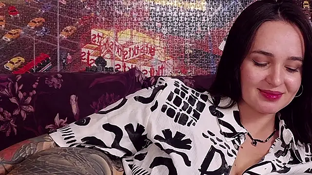 Snapshot of MeIisaLove chatting on 13, 6, 2026 MeIisaLove online show from 13, 6, 2026