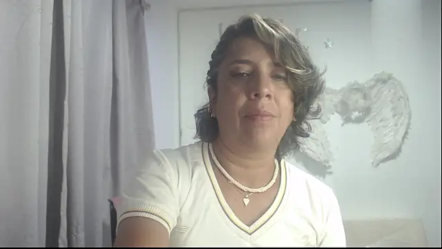 Snapshot of Victoria_meester chatting on 2, 10, 2025 Victoria meester online show from 2, 10, 2025