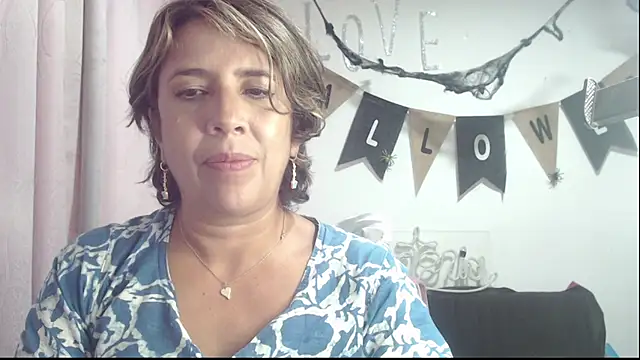 Snapshot of Victoria_meester chatting on 7, 10, 2025 Victoria meester online show from 7, 10, 2025