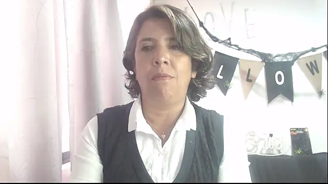 Snapshot of Victoria_meester chatting on 15, 10, 2025 Victoria meester online show from 15, 10, 2025