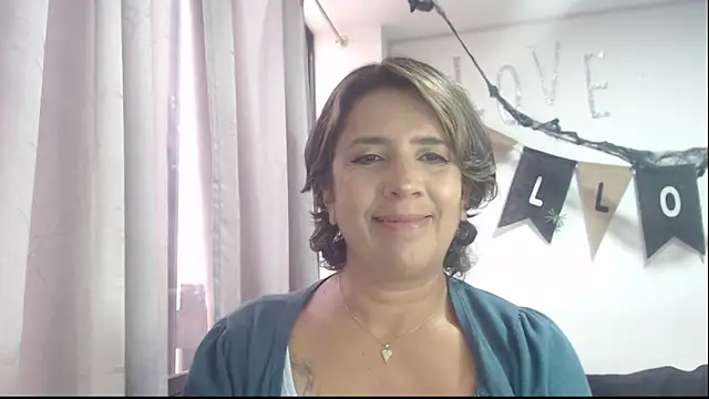 Snapshot of Victoria_meester chatting on 21, 10, 2025 Victoria meester online show from 21, 10, 2025