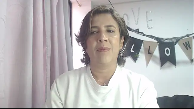 Snapshot of Victoria_meester chatting on 23, 10, 2025 Victoria meester online show from 23, 10, 2025
