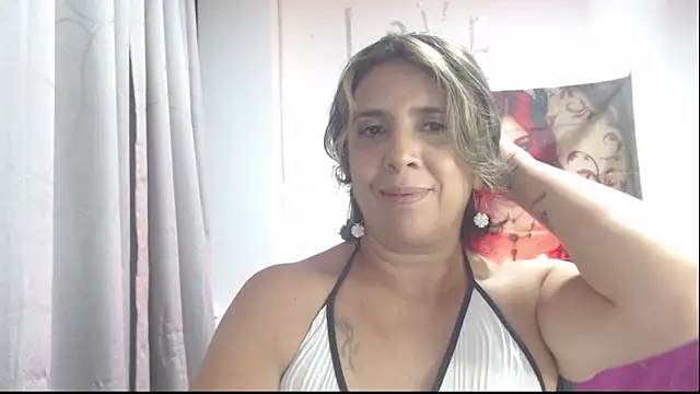 Snapshot of Victoria_meester chatting on 9, 11, 2025 Victoria meester online show from 9, 11, 2025