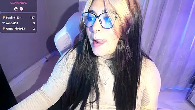 Snapshot of chloe_bonnet chatting on 14, 12, 2024 chloe bonnet online show from 14, 12, 2024