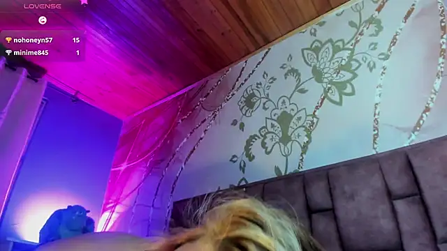 Snapshot of chloe_bonnet chatting on 24, 1, 2025 chloe bonnet online show from 24, 1, 2025