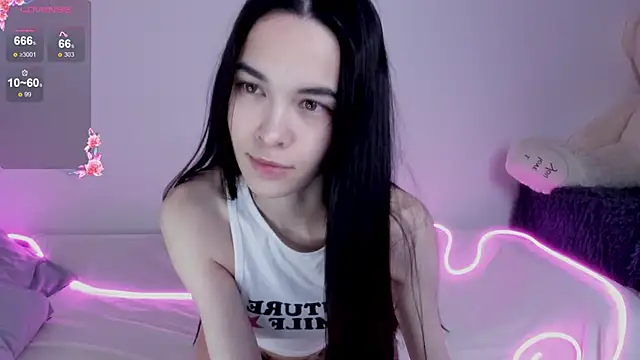 Snapshot of 666kisses chatting on 4, 2, 2025 666kisses online show from 4, 2, 2025