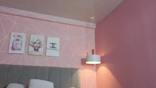 dolly zoe online show from 15, 10, 2025