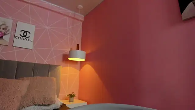 dolly zoe online show from 18, 12, 2025