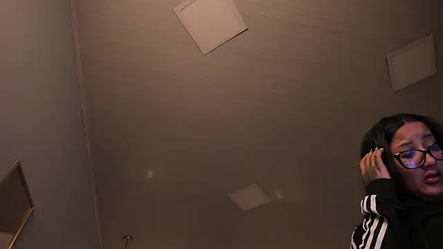 Snapshot of ayshel__ chatting on 13, 11, 2025 ayshel online show from 13, 11, 2025