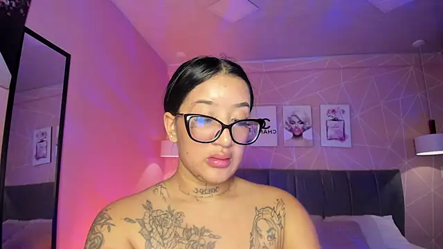 Snapshot of ayshel__ chatting on 4, 12, 2025 ayshel online show from 4, 12, 2025