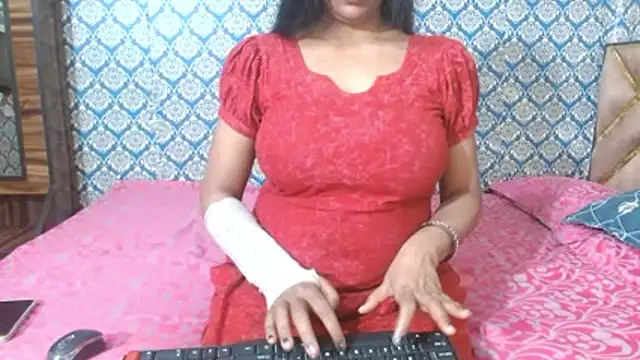 Snapshot of nikitahot3 chatting on 18, 12, 2025 nikitahot3 online show from 18, 12, 2025