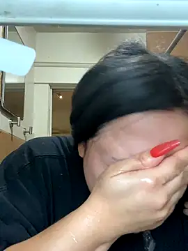 Snapshot of xocrybaby chatting on 22, 10, 2025 xocrybaby online show from 22, 10, 2025