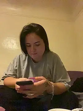 Snapshot of xocrybaby chatting on 27, 10, 2025 xocrybaby online show from 27, 10, 2025