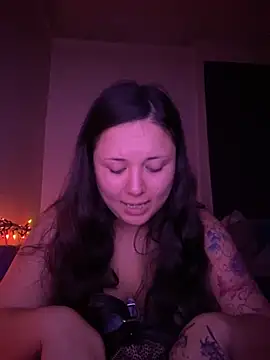 Snapshot of xocrybaby chatting on 12, 11, 2025 xocrybaby online show from 12, 11, 2025