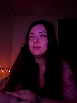 Snapshot of xocrybaby chatting on 25, 11, 2025 xocrybaby online show from 25, 11, 2025