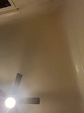 Snapshot of xocrybaby chatting on 30, 11, 2025 xocrybaby online show from 30, 11, 2025