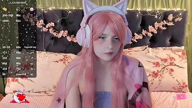 Snapshot of AliceLanley chatting on 24, 9, 2025 AliceLanley online show from 24, 9, 2025