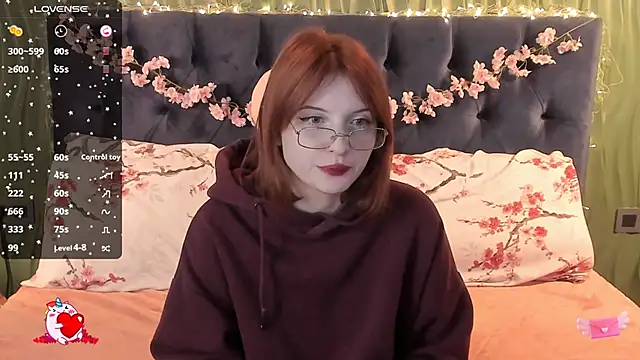 Snapshot of AliceLanley chatting on 1, 10, 2025 AliceLanley online show from 1, 10, 2025