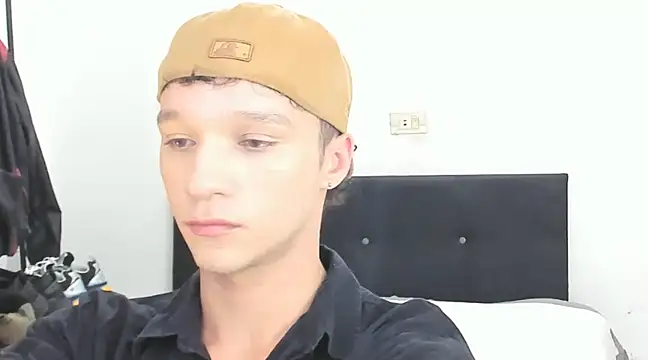 angelcortes online show from 7, 1, 2025