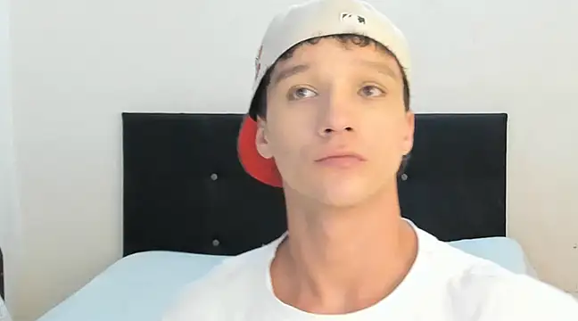 angelcortes online show from 26, 1, 2025