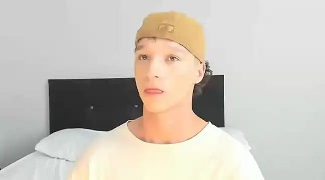 angelcortes online show from 1, 3, 2025