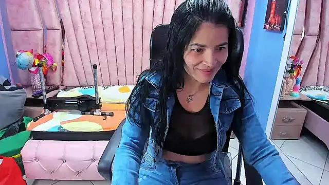 HornySkinny26 online show from 10, 2, 2026