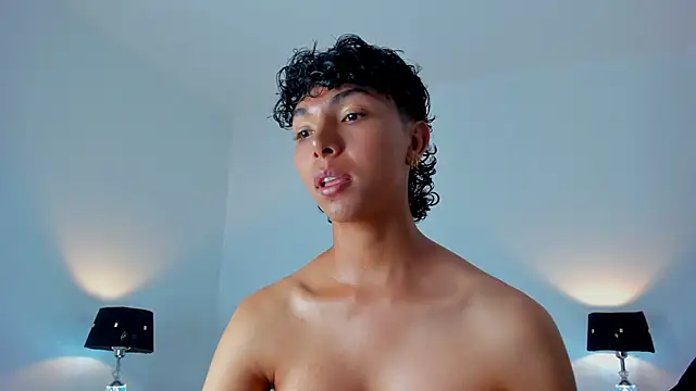 xhenisa  online show from 10, 11, 2025