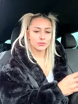 Snapshot of petrouchkaaa_ chatting on 2, 12, 2024 petrouchkaaa online show from 2, 12, 2024