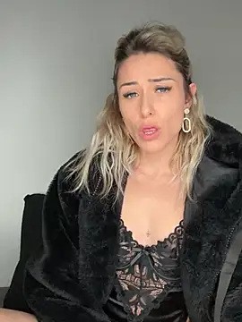 Snapshot of petrouchkaaa_ chatting on 10, 1, 2025 petrouchkaaa online show from 10, 1, 2025