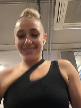 Snapshot of petrouchkaaa_ chatting on 24, 2, 2025 petrouchkaaa online show from 24, 2, 2025