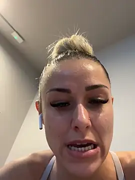 Snapshot of petrouchkaaa_ chatting on 27, 2, 2025 petrouchkaaa online show from 27, 2, 2025