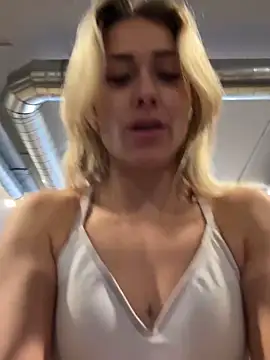 Snapshot of petrouchkaaa_ chatting on 7, 3, 2025 petrouchkaaa online show from 7, 3, 2025